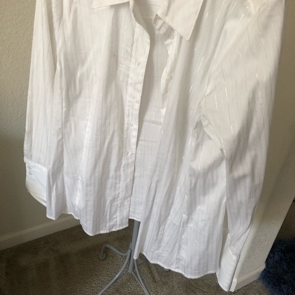 Button up - Picture 2 of 9